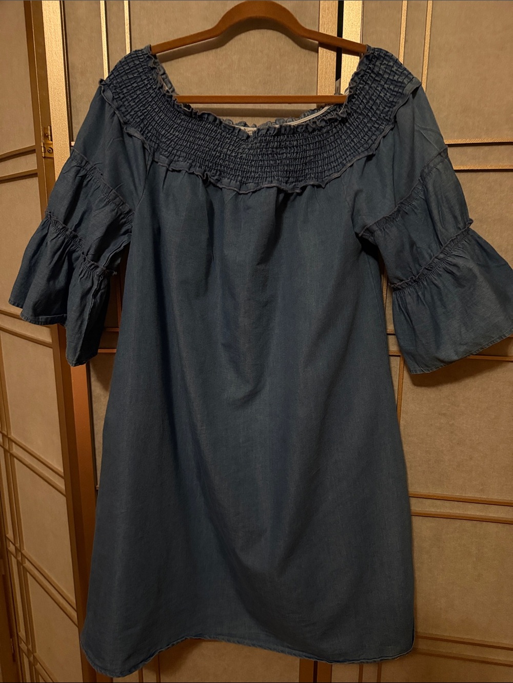 Eighty Eight Premium blue chambray off-the-shoulder mini dress, women’s size 1X